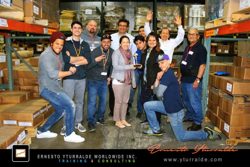 Taller de Cuerdas Bajas de Team Building LATAM enfocado en trabajo en equipo y liderazgo colaborativo