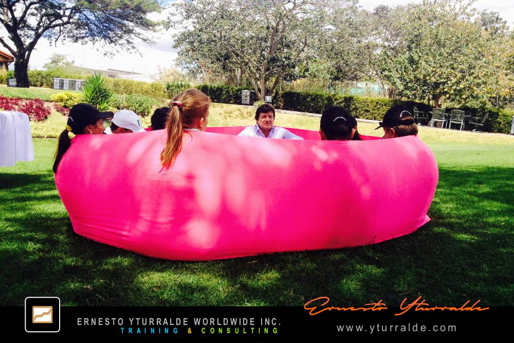 Team Building LATAM con experiencias vivenciales y dinámicas colaborativas realizadas en El Caribe