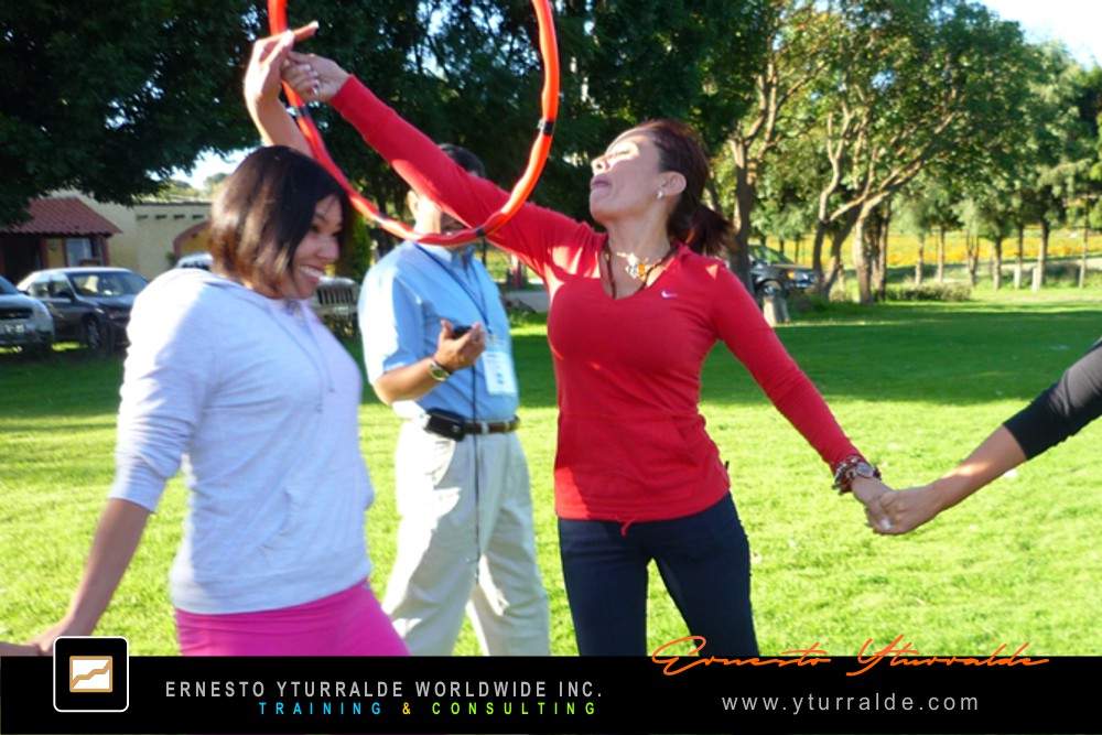 Team Building institucional con talleres de Aprendizaje Experiencial que desarrollan liderazgo, confianza y cohesión